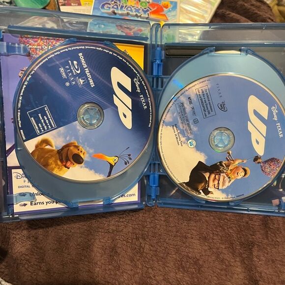 UP Blu-ray/DVD 4-Disc Set, Includes Digital Copy Movie - Picture 4 of 5